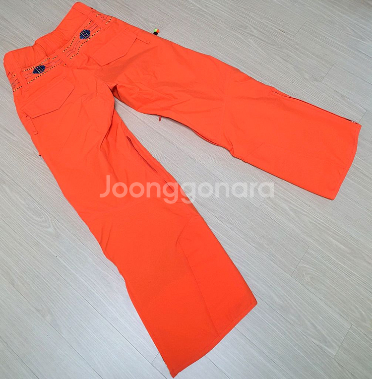 데상트 데모 여성 스키복--4