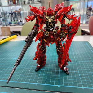 RG 시난주 클리어컬러 건담 이미지