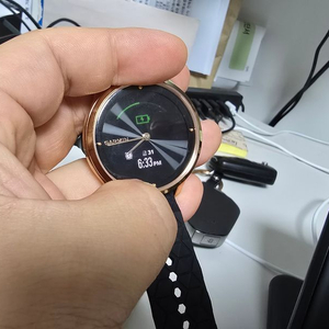 가민 비보무브 럭스 부품용 구해요