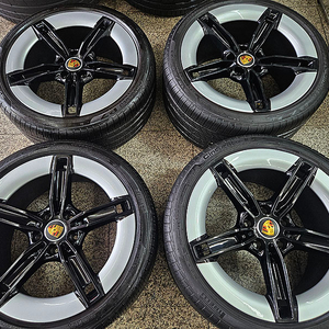 포르쉐 타이칸 미션E 페리 버전 정품 21인치 휠타이어