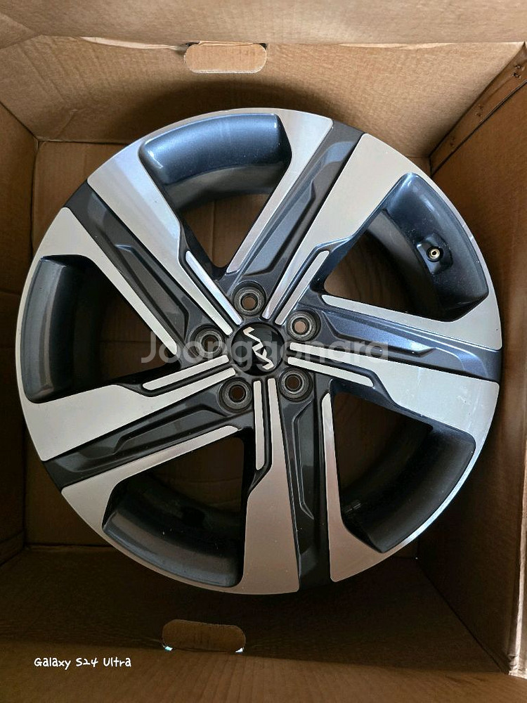 쏘렌토mq4 순정19인치휠 판매합니다--2