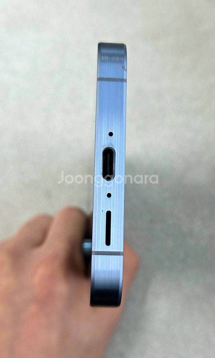 갤럭시 퀀텀5 네이비 판매 합니다.[24만]--5