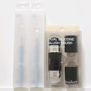 에크멀 01 06+스튜디오17 듀얼실리콘블러셔 브러쉬