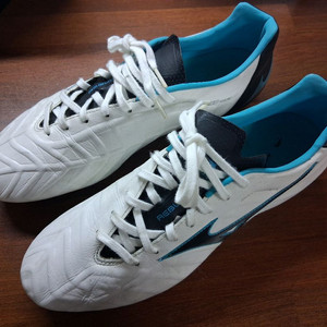 [265] 미즈노 레뷸라 V1 md 축구화