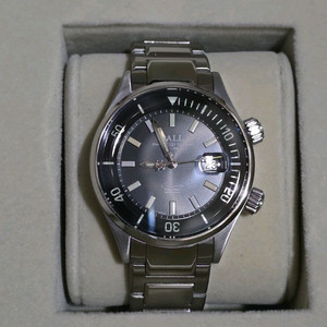 볼 워치 엔지니어 마스터 II 다이버 크로노미터 블랙/스틸/레인보우 42mm 판매