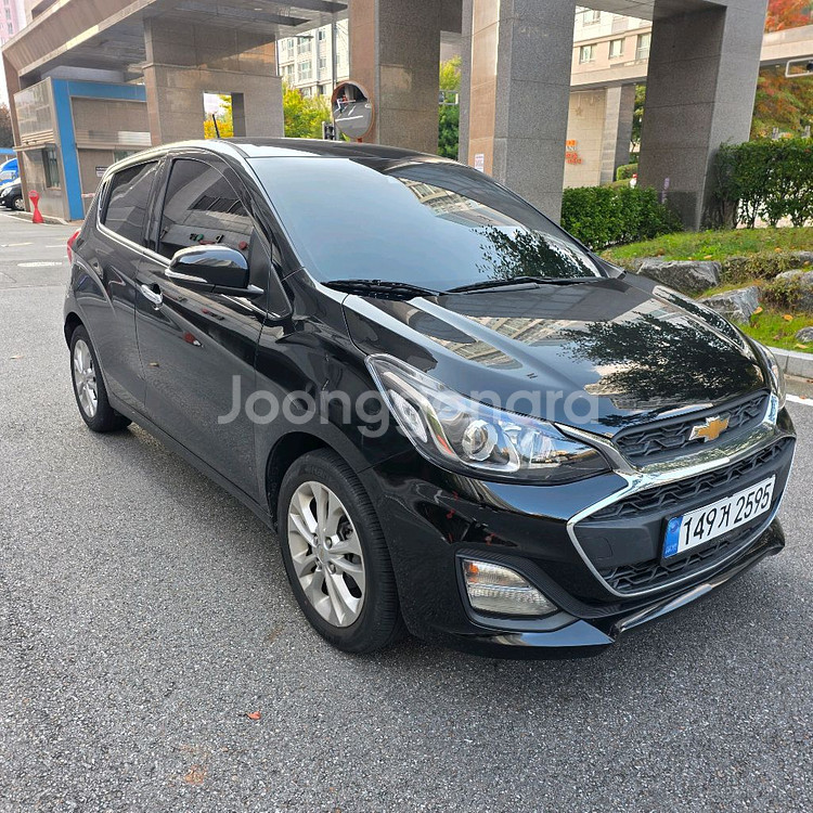 더뉴스파크 21년식 5.3만 프리미어--1