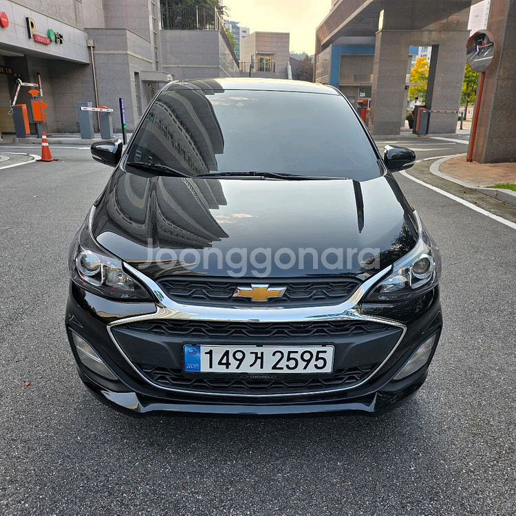 더뉴스파크 21년식 5.3만 프리미어--0