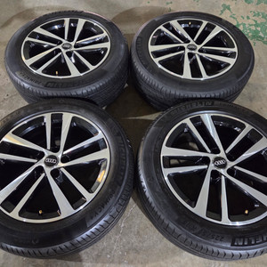 아우디 신형A6 18인치 정품 휠타이어