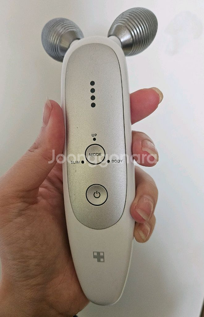 메디큐브 에이지알 더마EMS샷--2