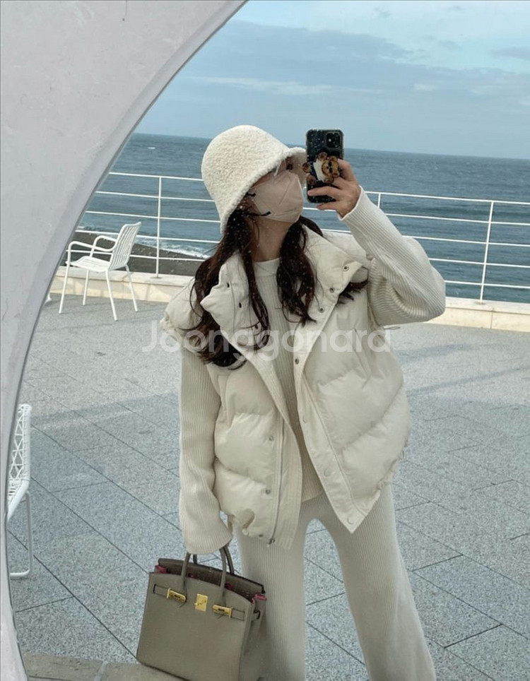 초겨울 데일리룩 루즈핏 스트링 웰론 패딩조끼 크림아이보--1