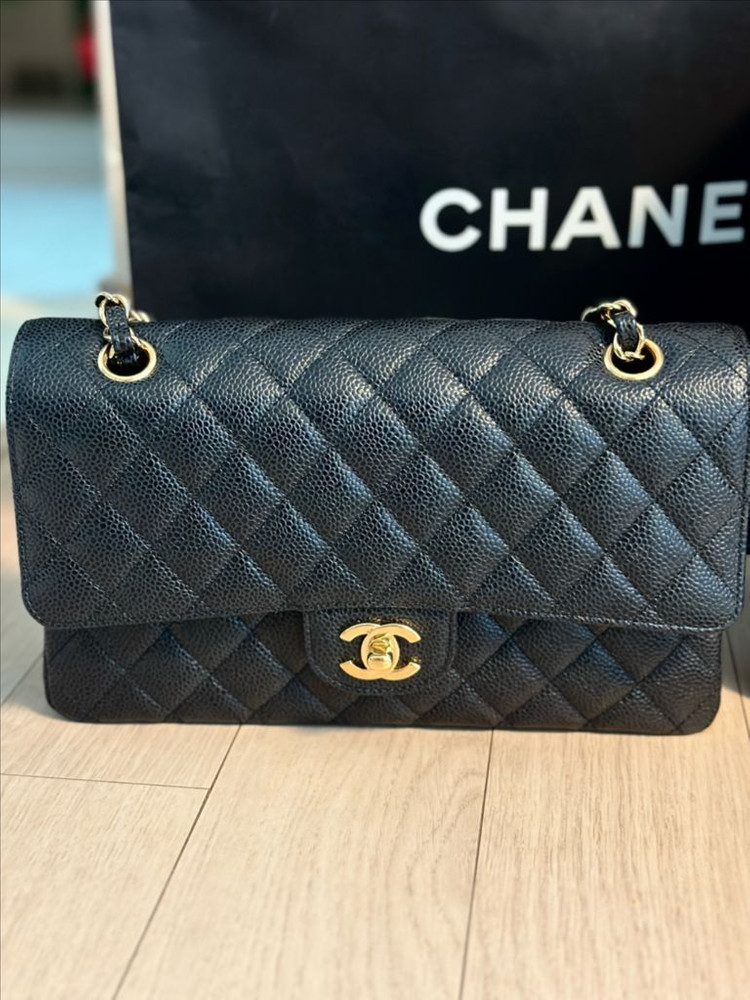 샤넬 클래식백 미듐 금장 풀박스--1