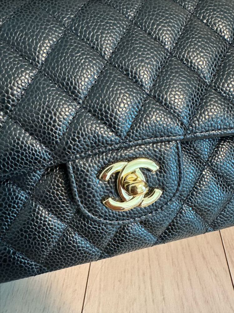 샤넬 클래식백 미듐 금장 풀박스--2