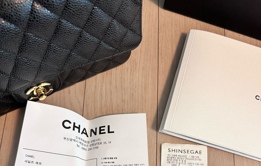 샤넬 클래식백 미듐 금장 풀박스--9