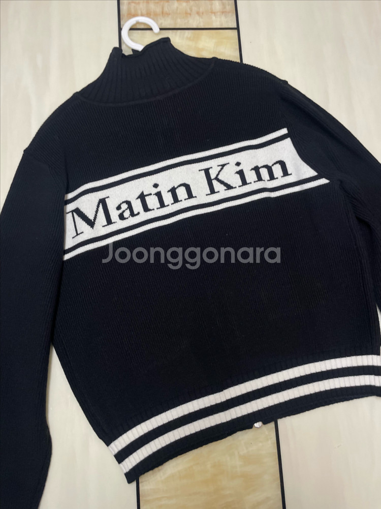 마뗑킴 스펠 포인트 스트라이프 가디건 m--0