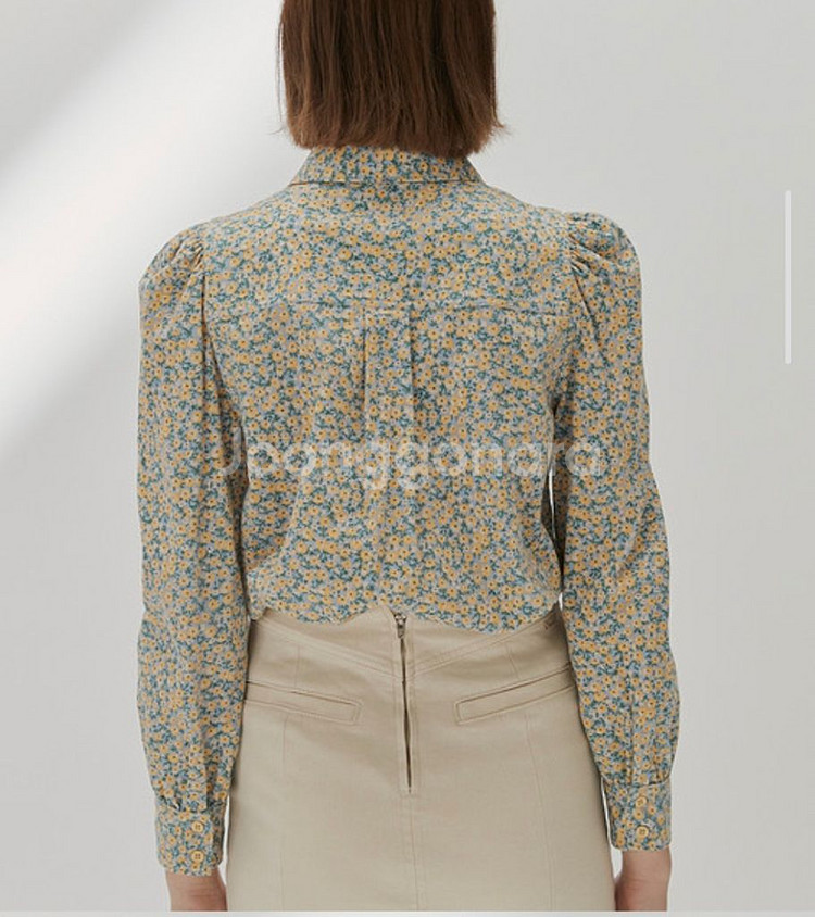 써쓰데이아일랜드 T218MBL233W 잔꽃 코듀로이 볼륨 블라우스 M--4