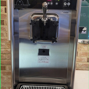 중고 아이스트로 소프트아이스크림기계 ssi300t판매