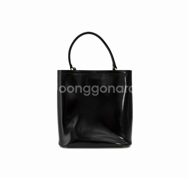 [M] 프라다 파니에 유광 브러시드 레더 버킷 백 토트백 미디움 블랙--2