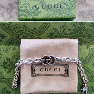 구찌 GG 로고 체인 팔찌