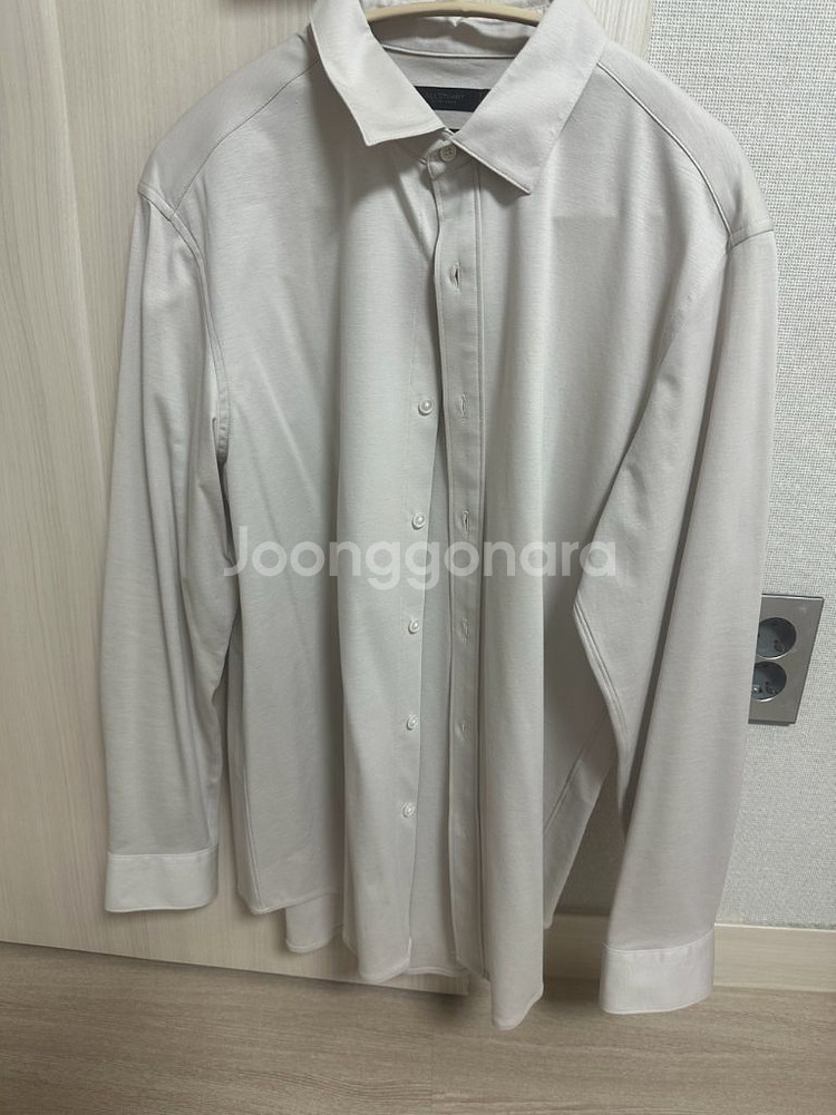 질스튜어트 뉴욕 셔츠 M사이즈 샌드 컬러--0