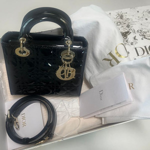 디올 레이디백 페이던트 블랙 금장