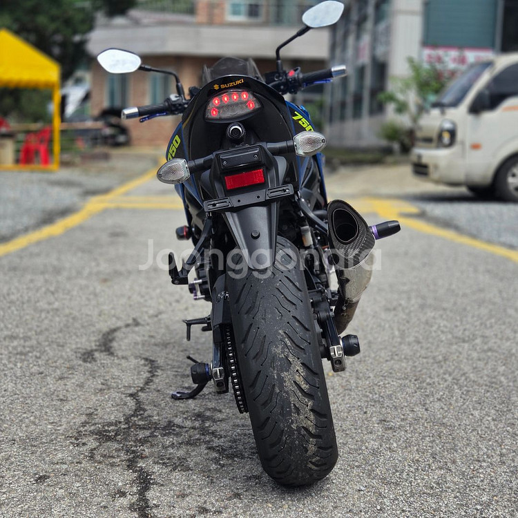 21년식GSX-S750 요시무라r11구변완 판매합니다--3