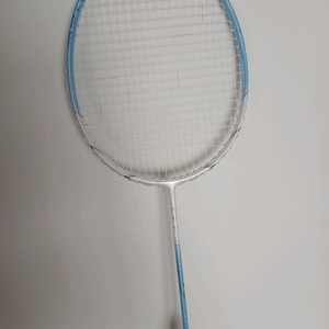 빅터 아우라스피드 90f 배드민턴 라켓