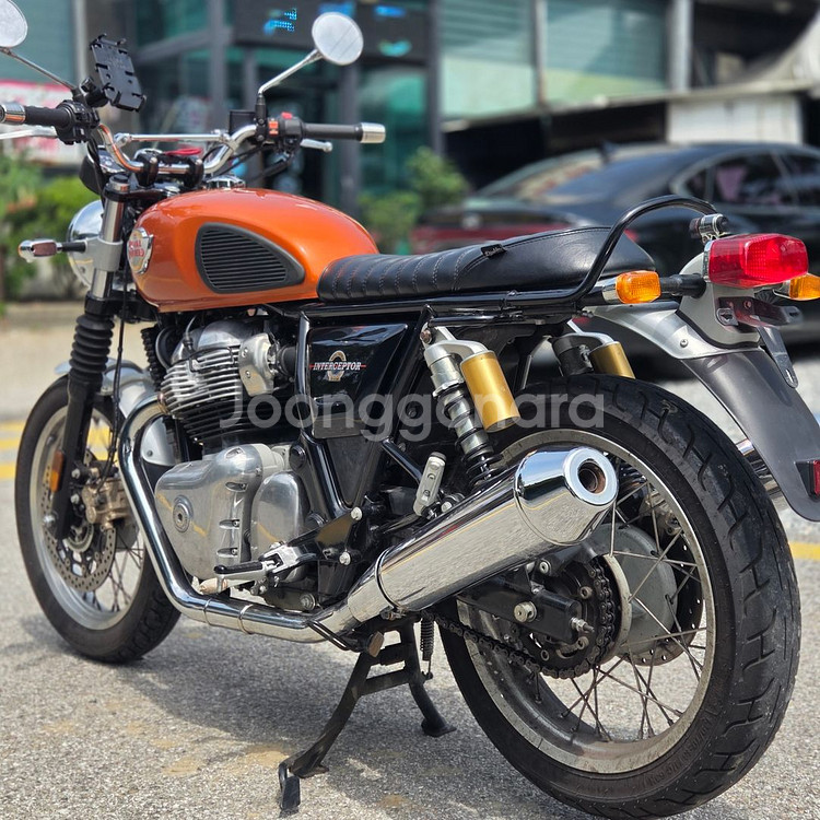 로얄엔필드 인터셉터650 짧은키로수 저렴하게 판매합니다--2