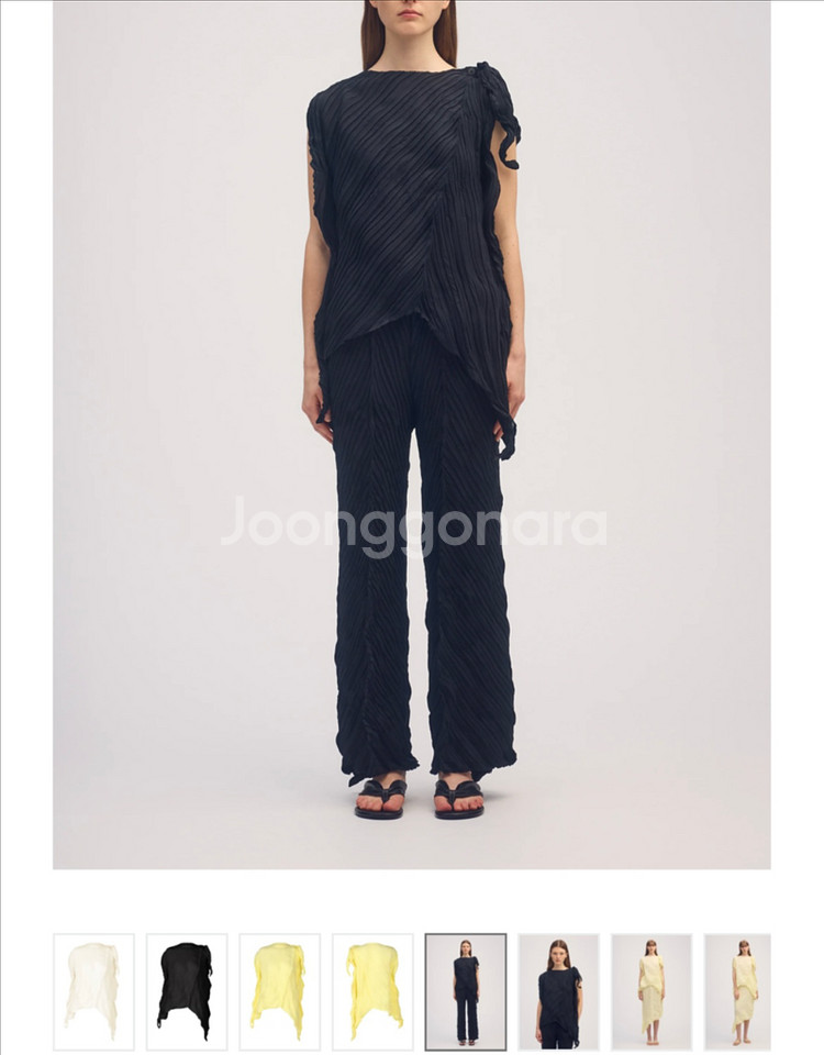 이세이미야케 링클드 트위스트 탑 블랙--1