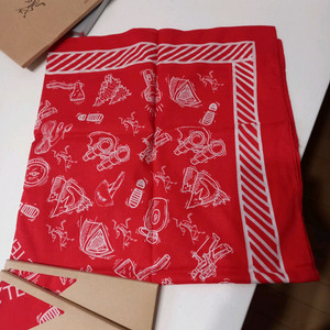 아크테릭스 반다나 스카프 한장(새상품)