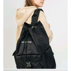 로아드로아 숄더백 (블랙)새제품 로아드로아 슬리크 버킷 슬링백 가방