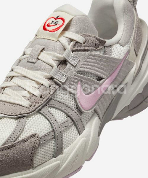 [240] 나이키 우먼스 V2K 런 핑크폼 운동화--4