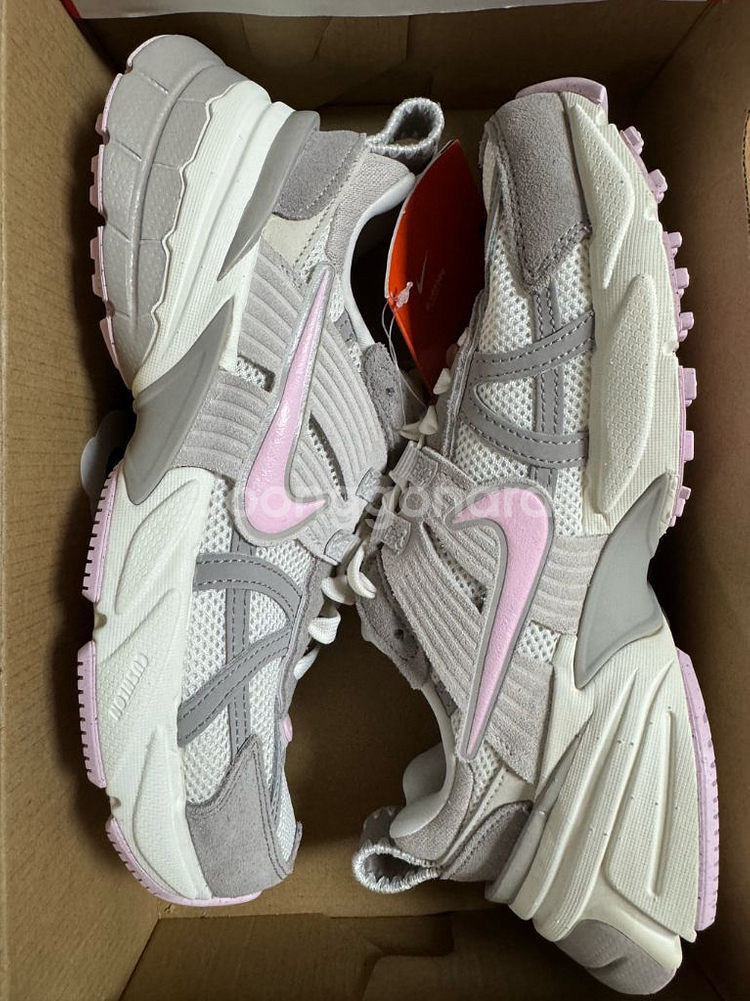 [240] 나이키 우먼스 V2K 런 핑크폼 운동화--5