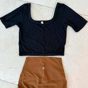 룰루레몬 레깅스 반팔탑 여러가지