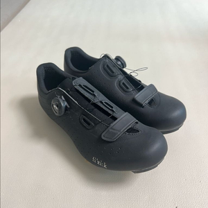 (새제품) 피직 템포 오버커브r5 클릿슈즈 블랙