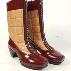 마크제이콥스 자주색 에나멜 가죽 여성 미들 부츠 이미지