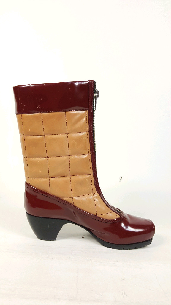 마크제이콥스 자주색 에나멜 가죽 여성 미들 부츠 이미지