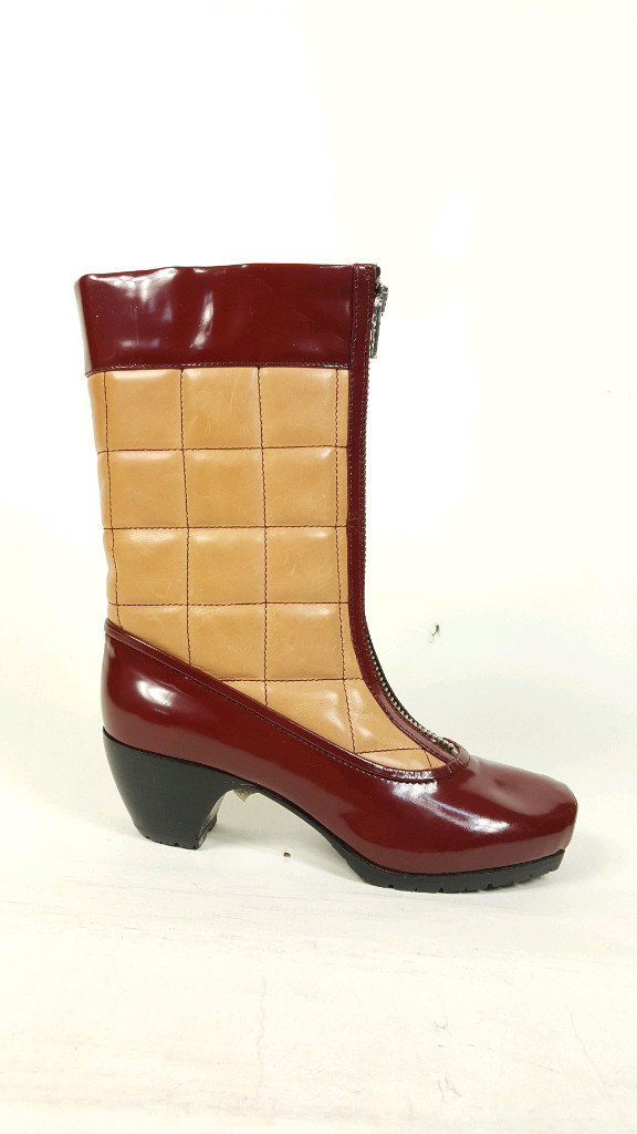 마크제이콥스 자주색 에나멜 가죽 여성 미들 부츠 이미지