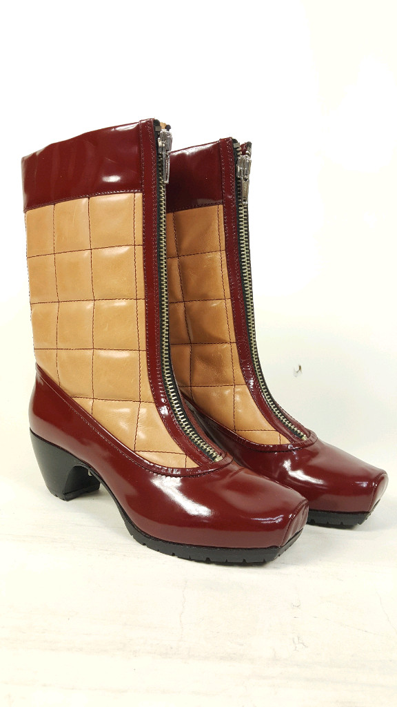 마크제이콥스 자주색 에나멜 가죽 여성 미들 부츠 이미지