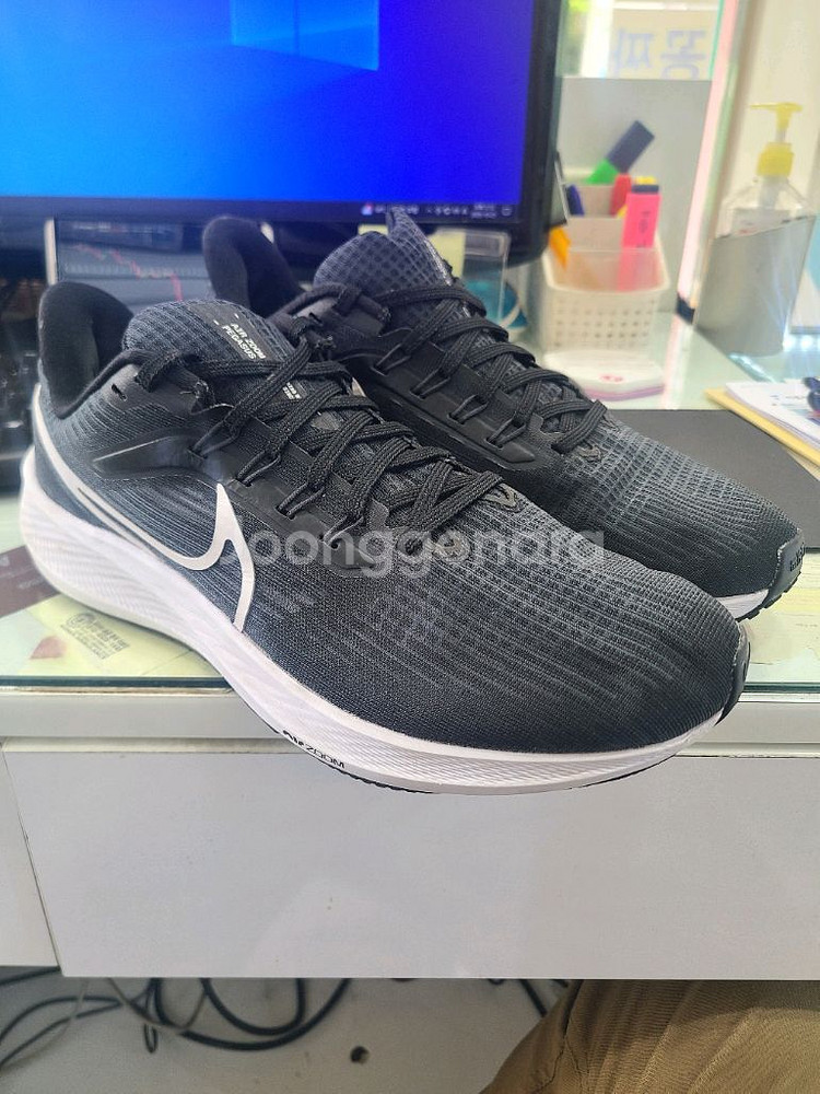 나이키 런닝화 에어 줌 페가수스39 270 팝니다--0