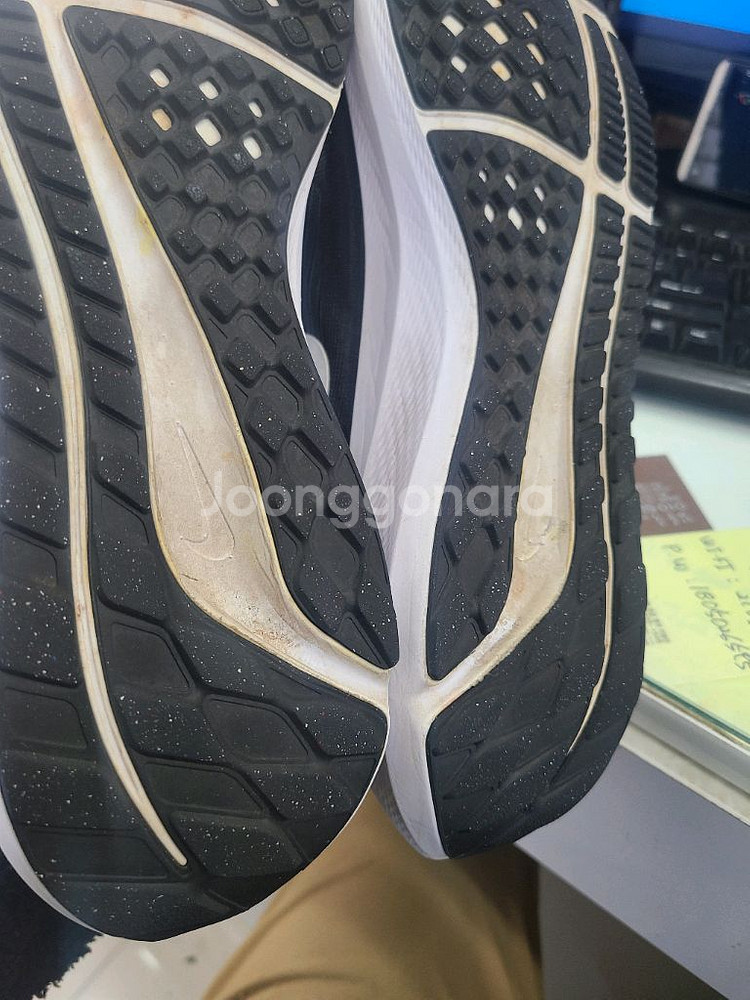 나이키 런닝화 에어 줌 페가수스39 270 팝니다--7