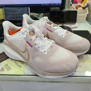 나이키 런닝화 에어 줌 보메로17 260 새상품