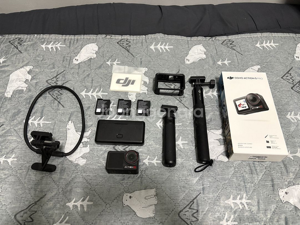 DJI Action 5 Pro / 액션 5 프로 액션캠 어드벤처 콤보 + 액션 미니 확장로드 판매--0