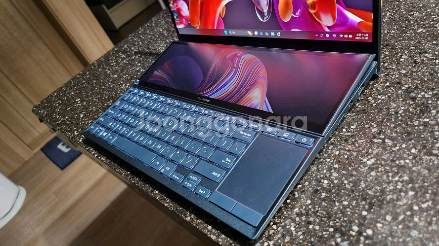 아수스 11세대 젠북 듀오/듀얼스크린--3