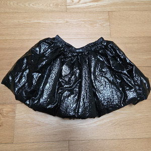 마틸다앤리 따뜻하고 힙한 패딩스커트11호 거의새거 팝니다.