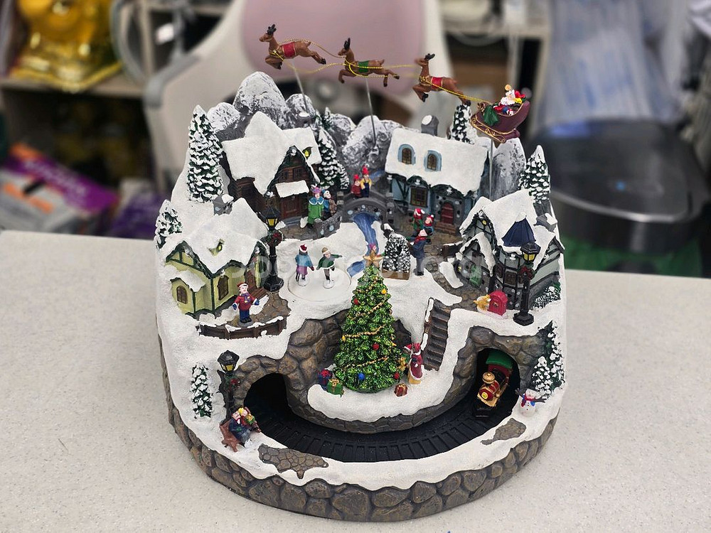 코스트코 크리스마스 눈오는 마을 장식 36cm--2