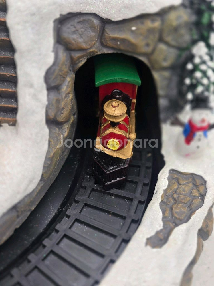 코스트코 크리스마스 눈오는 마을 장식 36cm--6