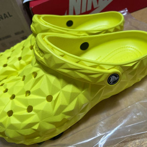 크록스 클래식 지오메트릭 클로그 m10/w12 (280)