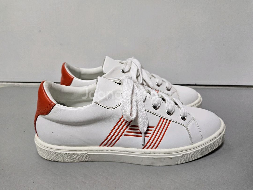 구제명품 인수하실분(발렌시아가, 디올,골든구스 등).--1