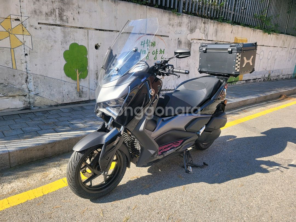 깨끗한 야마하 25년식 XMAX300 판매합니다.--0