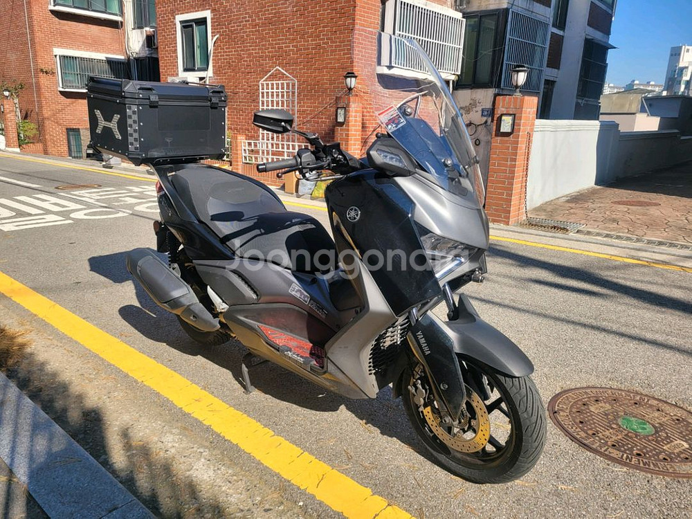 깨끗한 야마하 25년식 XMAX300 판매합니다.--2